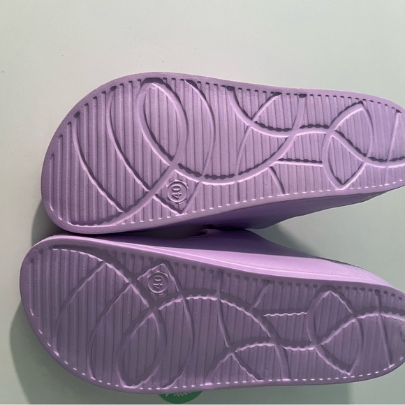 NWT Funky Monkey Comfortable waterproof slides, size 8 - Picture 3 of 3